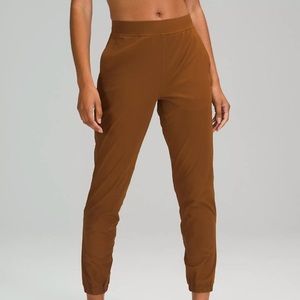 Lululemon : Size 8 : Adapted State Jogger in Copper
